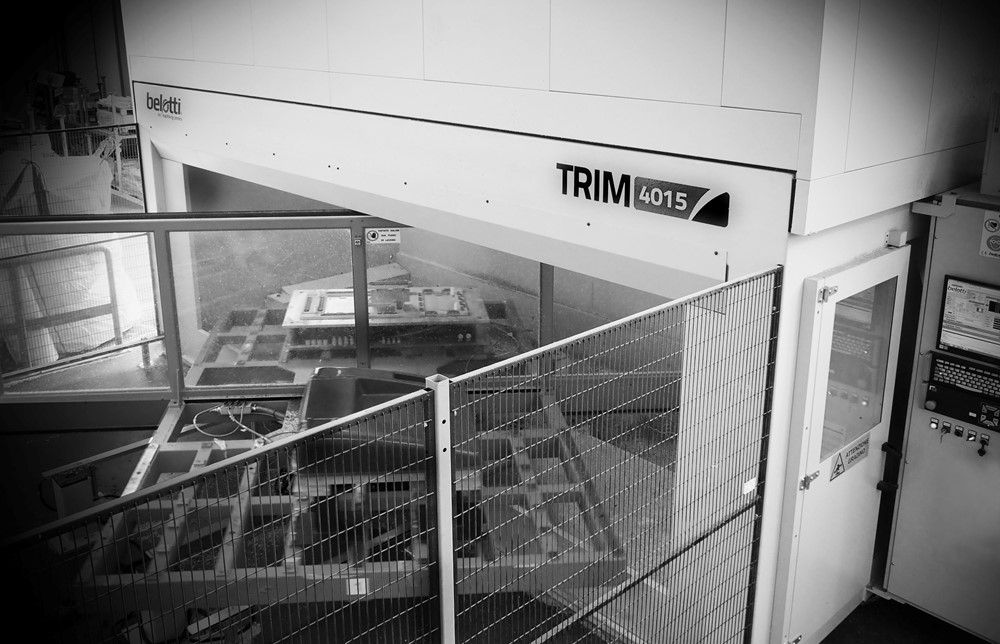 Nuovo centro di taglio a 5 assi con giostra